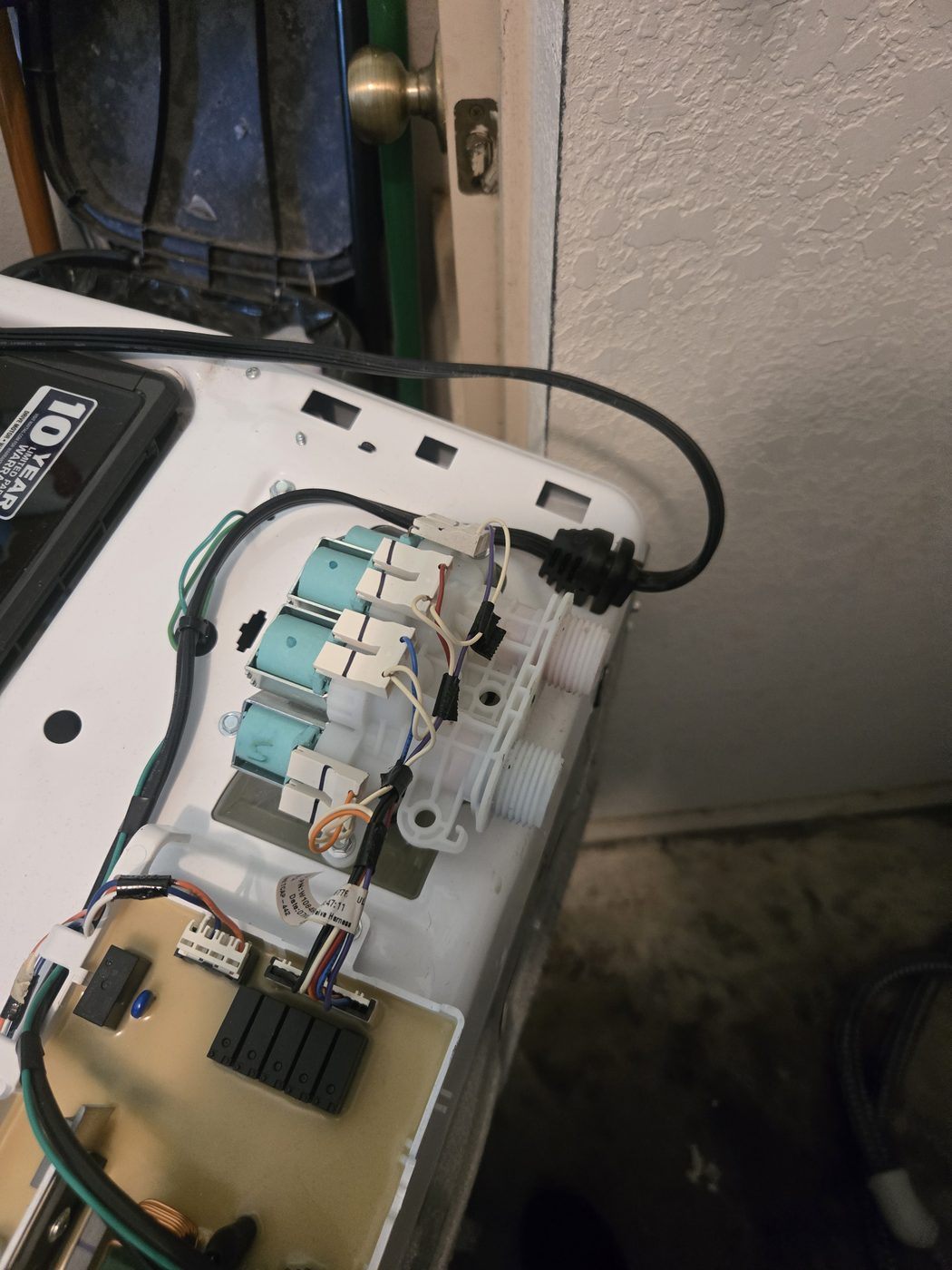 A range control panel opened up to trace a burner ignition fault